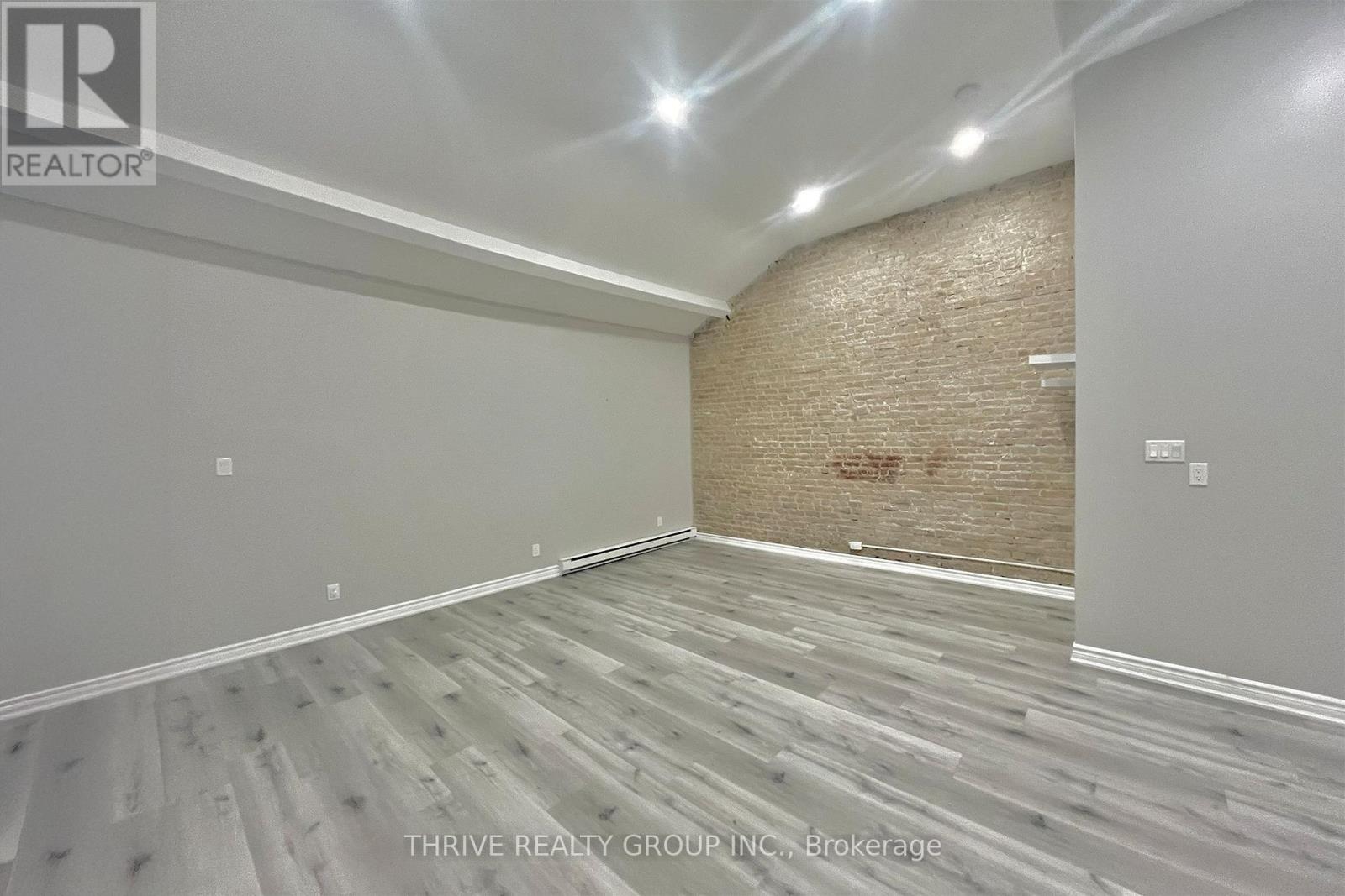 5 - 286 Talbot Street, St. Thomas, Ontario N5P 1B4 - Photo 5 - X12550138