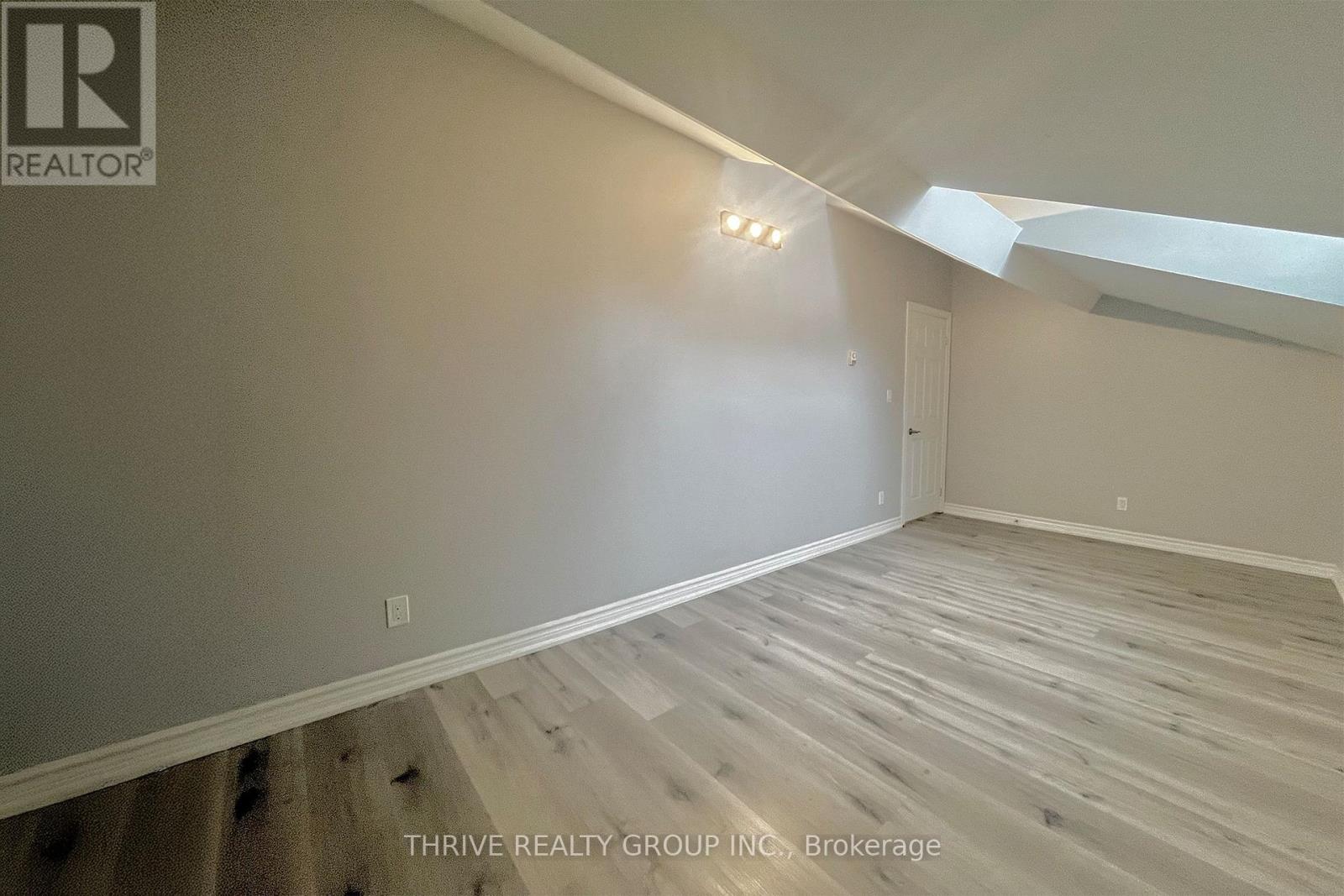 5 - 286 Talbot Street, St. Thomas, Ontario N5P 1B4 - Photo 9 - X12550138