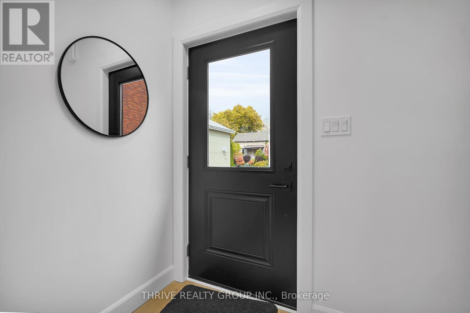 4 - 74 Church Street, Stratford, Ontario N5A 2R2 - Photo 7 - X12550142