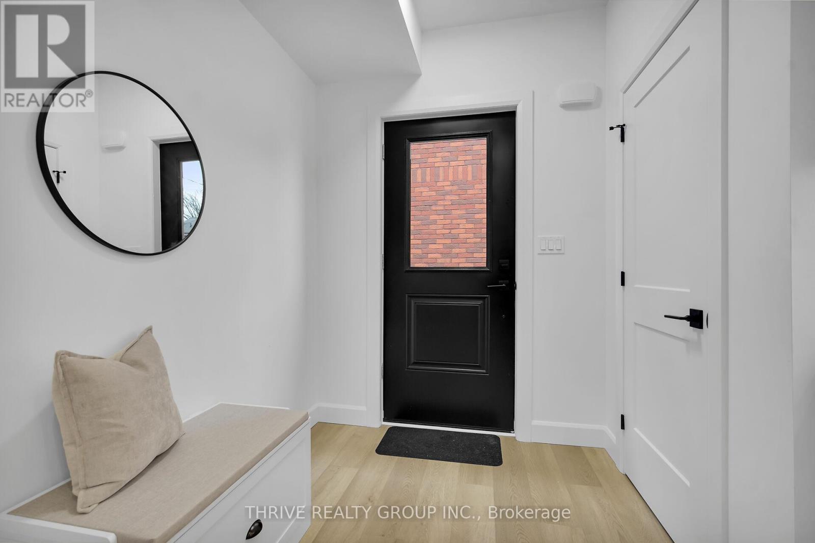 5 - 74 Church Street, Stratford, Ontario N5A 2R2 - Photo 5 - X12550144