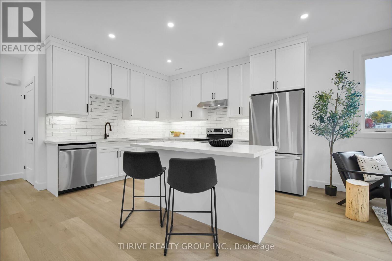 5 - 74 Church Street, Stratford, Ontario N5A 2R2 - Photo 7 - X12550144