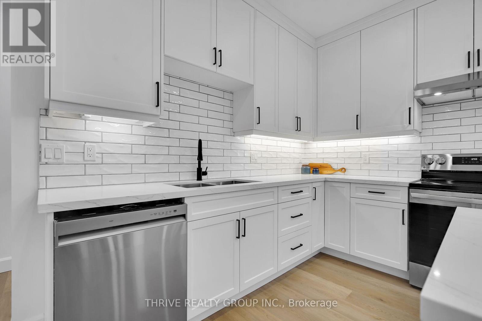 6 - 74 Church Street, Stratford, Ontario  N5A 2R2 - Photo 10 - X12550146