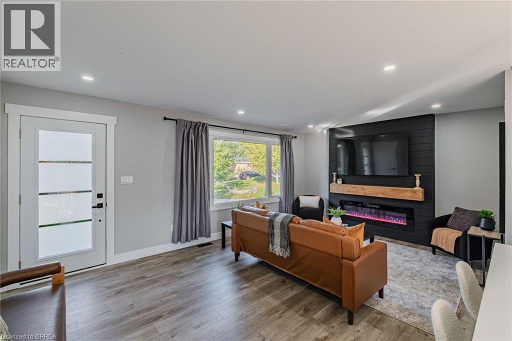 14 Montour Place, Brantford, Ontario N3R 5E5 - Photo 2 - 40787956