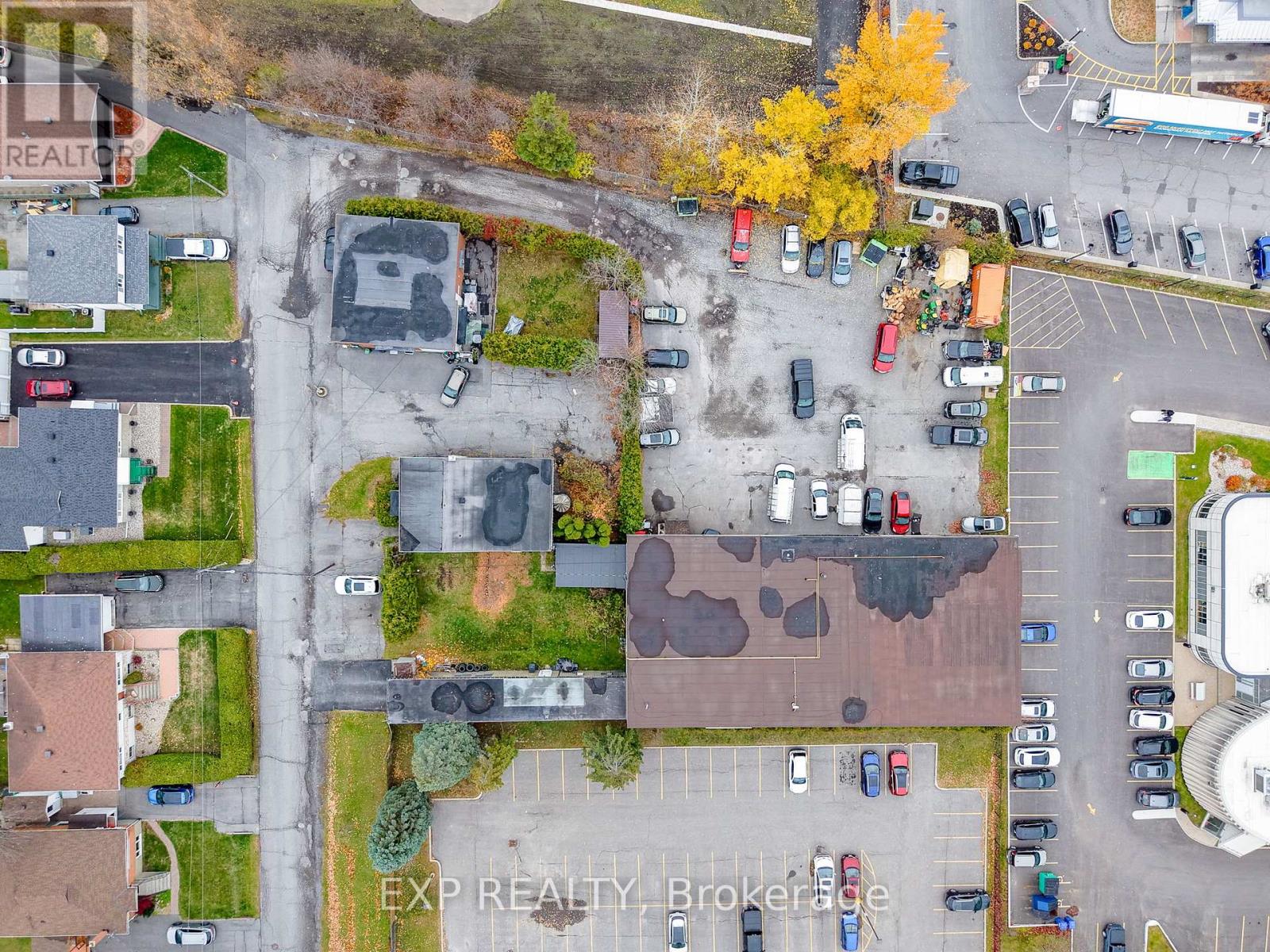 1237 1255 Cousineau Street, Ottawa, Ontario  K1C 1B2 - Photo 2 - X12550192