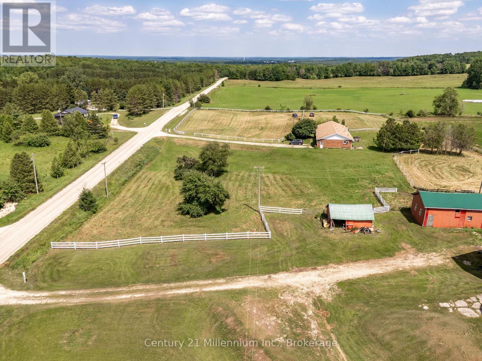 425158 Irish Lake Road, Grey Highlands, Ontario  N0C 1H0 - Photo 22 - X12544534