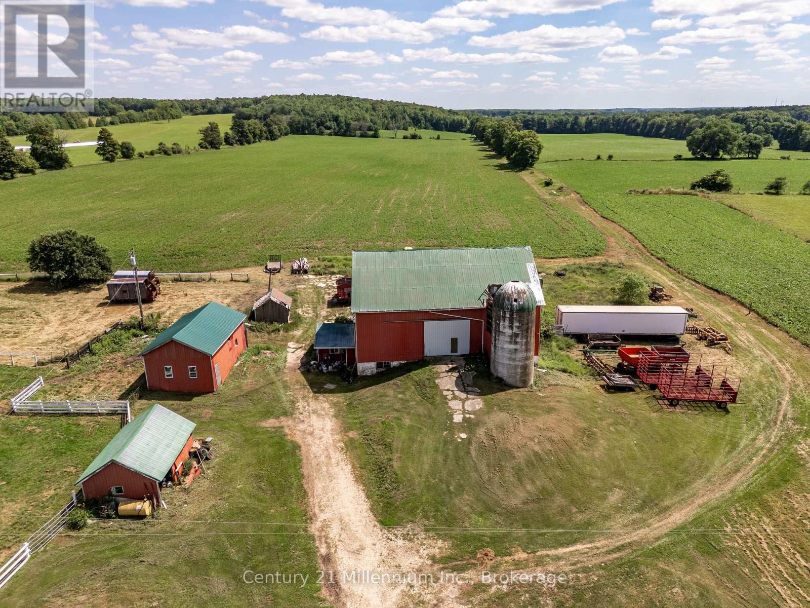 425158 Irish Lake Road, Grey Highlands, Ontario  N0C 1H0 - Photo 20 - X12544534