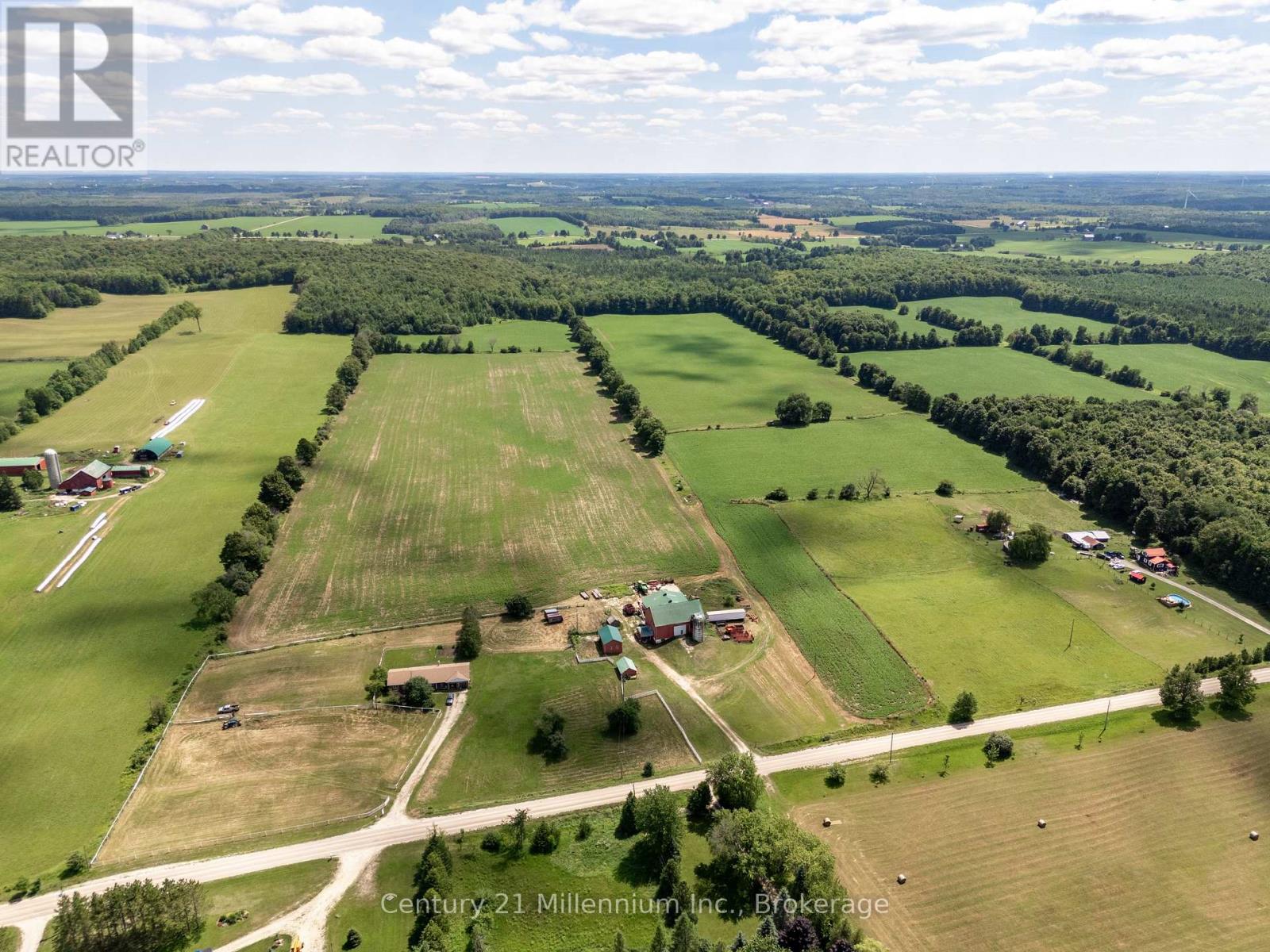 425158 Irish Lake Road, Grey Highlands, Ontario  N0C 1H0 - Photo 3 - X12544534