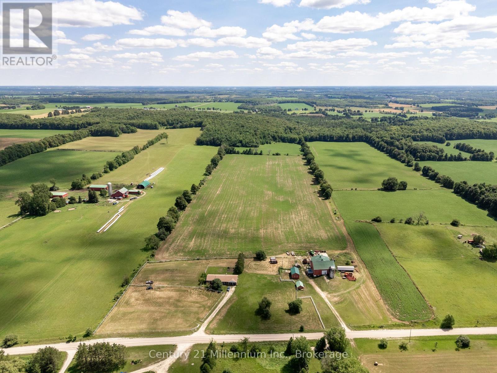425158 Irish Lake Road, Grey Highlands, Ontario  N0C 1H0 - Photo 4 - X12544534