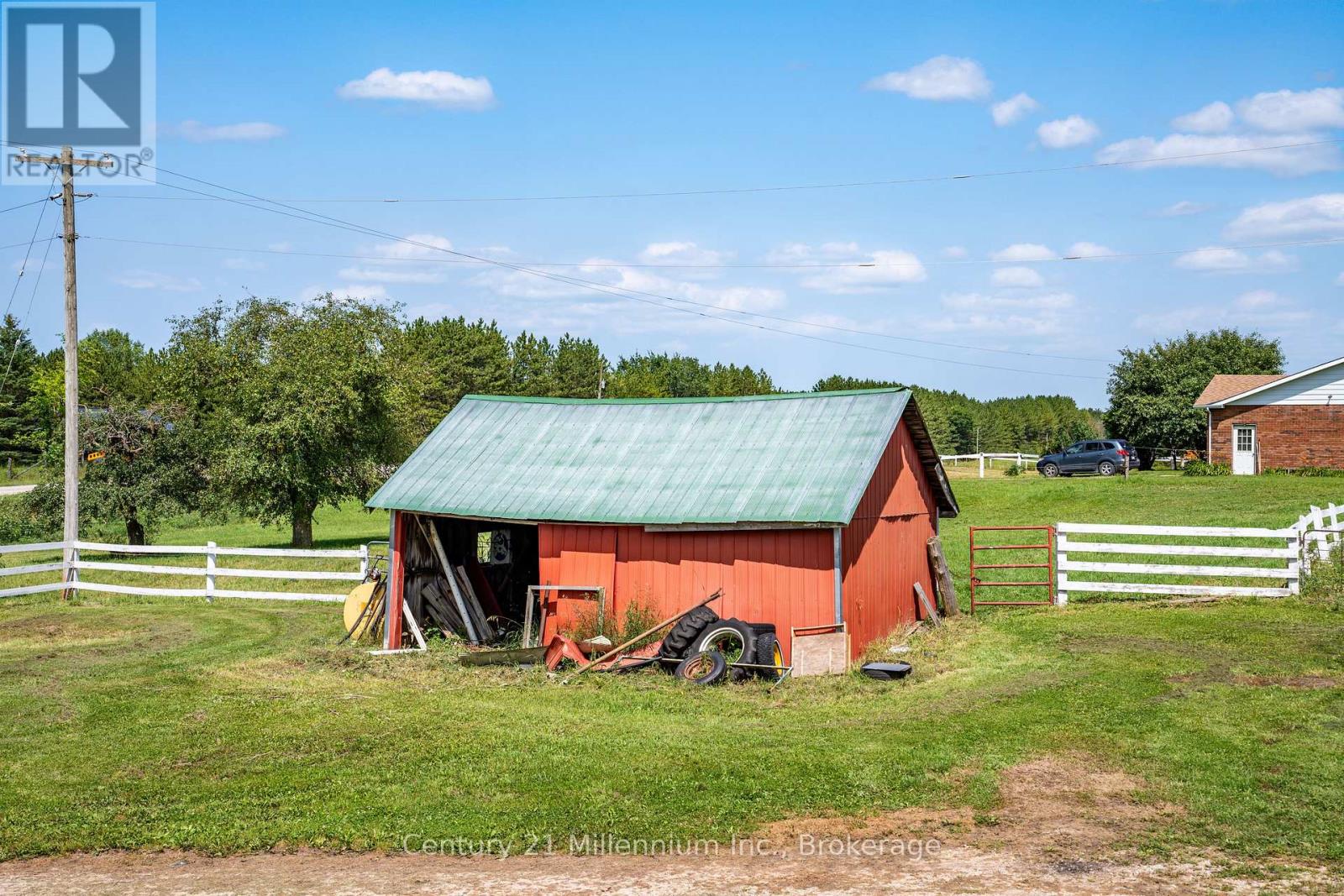 425158 Irish Lake Road, Grey Highlands, Ontario  N0C 1H0 - Photo 46 - X12544534