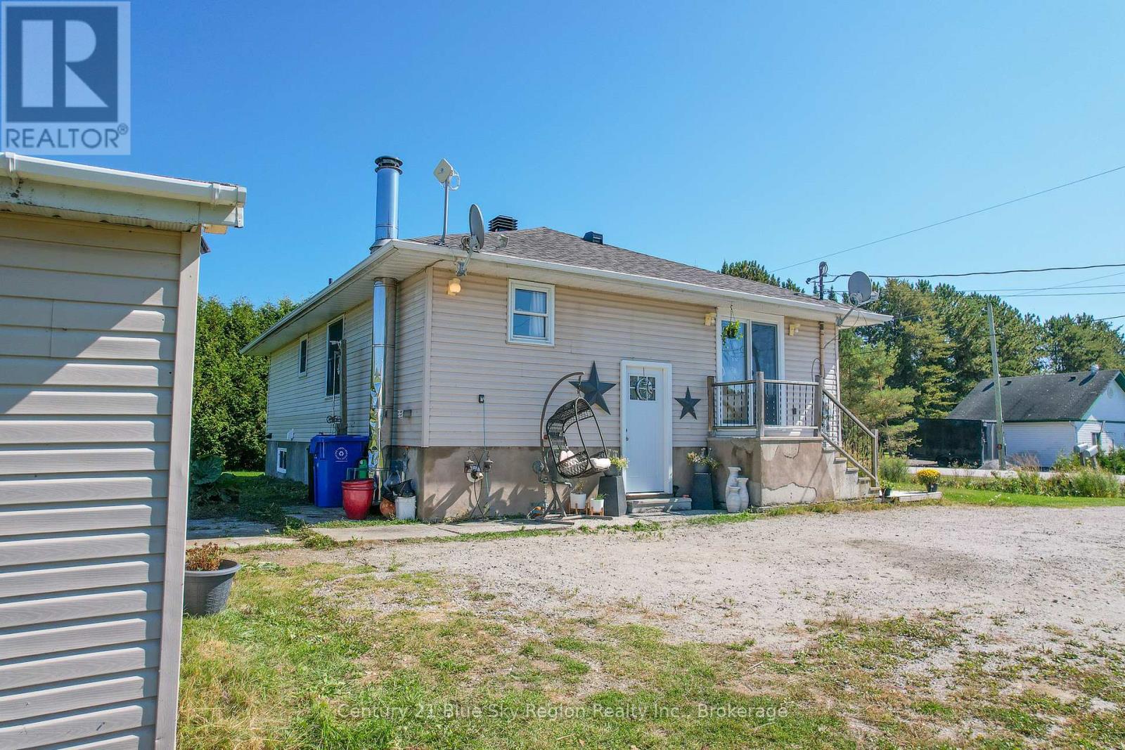 781 Lalande Road, West Nipissing, Ontario P2B 2V3 - Photo 34 - X12418548