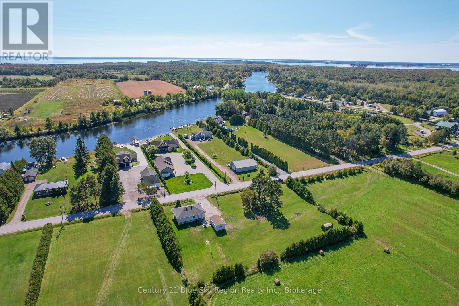 781 Lalande Road, West Nipissing, Ontario P2B 2V3 - Photo 41 - X12418548