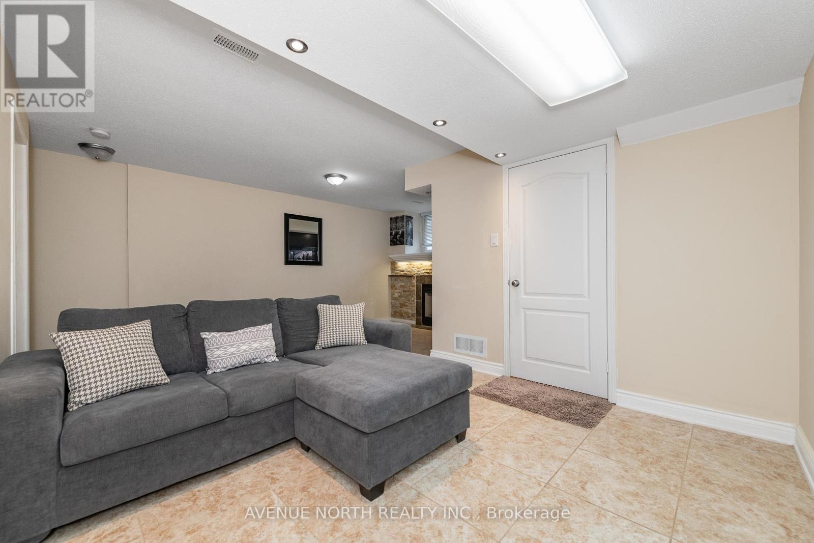 361 Royal Fern Way, Ottawa, Ontario K1V 2K6 - Photo 40 - X12546528