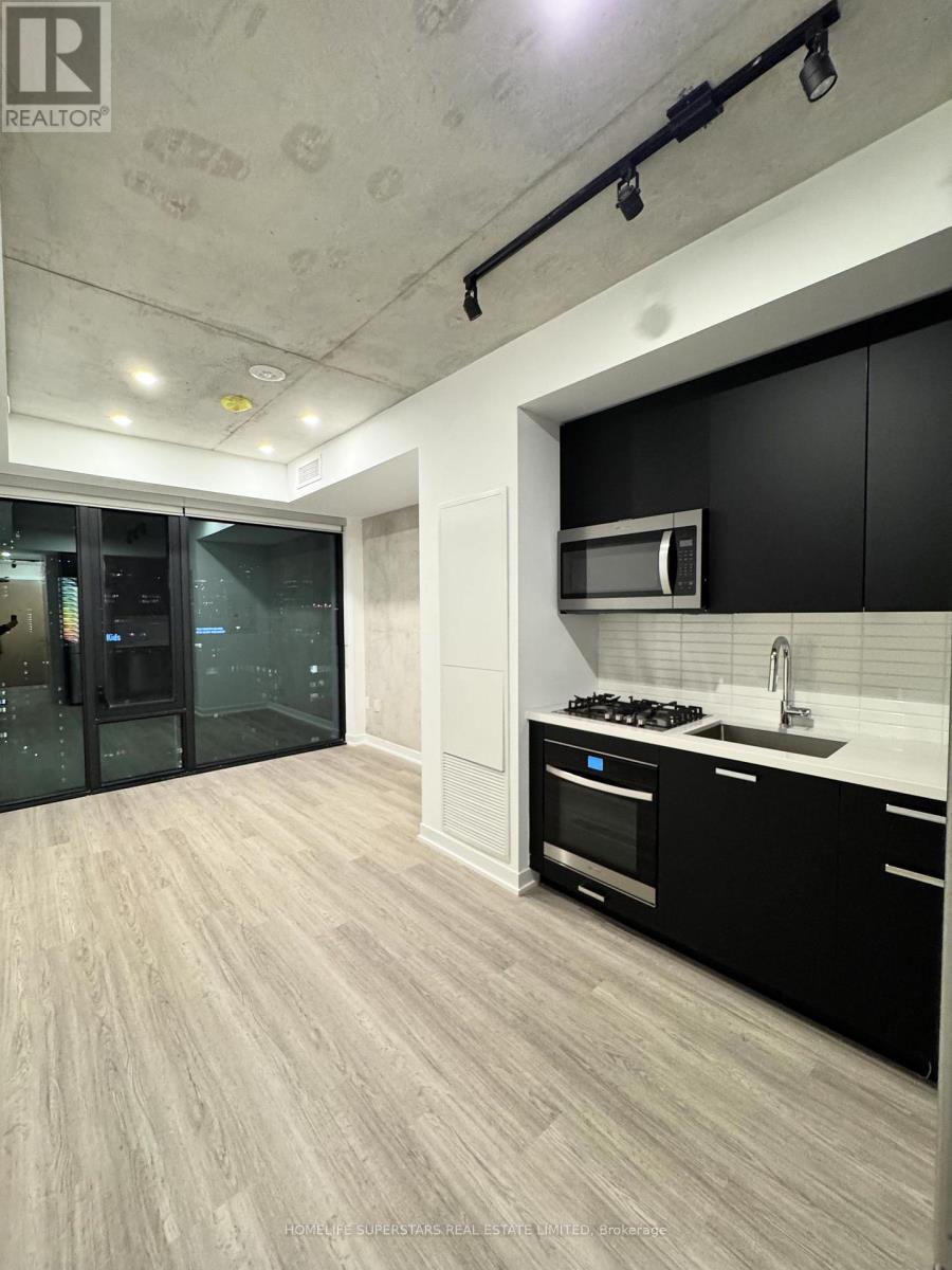 1806 - 195 Mccaul Street, Toronto, Ontario  M5T 0E5 - Photo 3 - C12550150