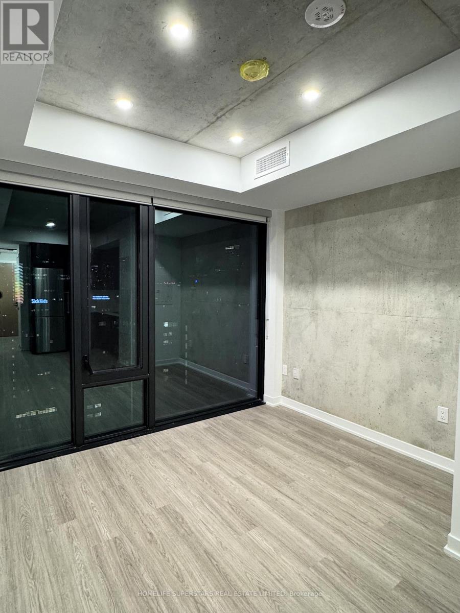 1806 - 195 Mccaul Street, Toronto, Ontario  M5T 0E5 - Photo 6 - C12550150