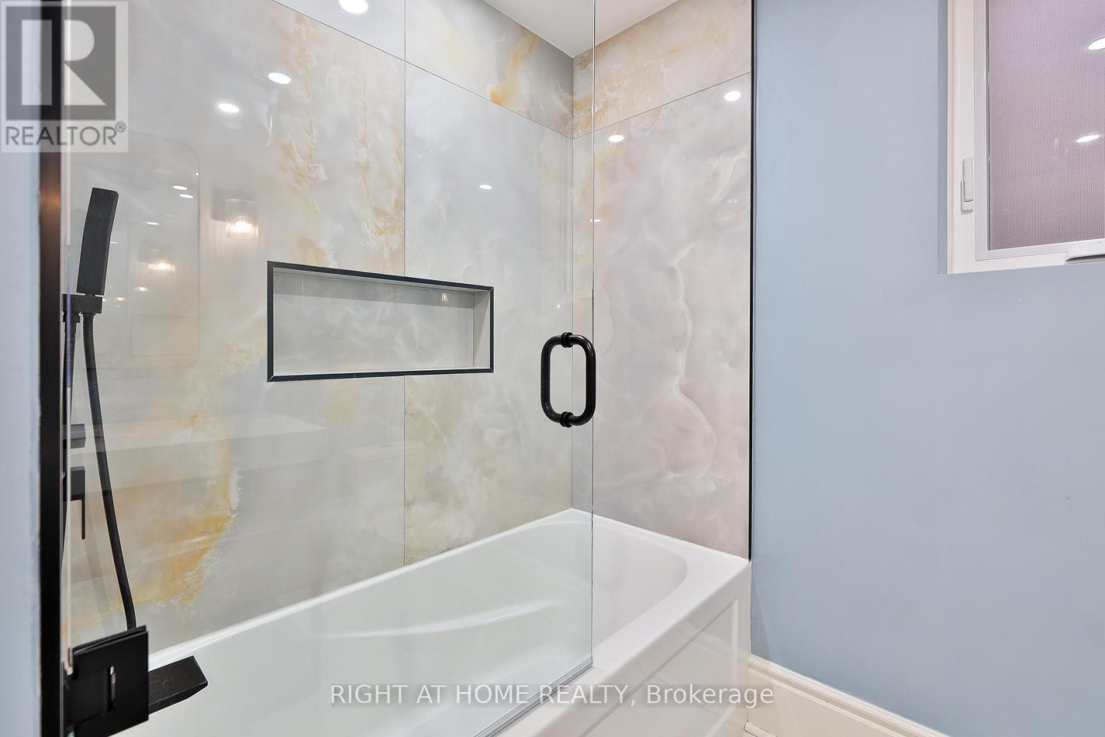 Upper - 119 Chaplin Crescent, Toronto, Ontario  M5P 1A6 - Photo 19 - C12550198