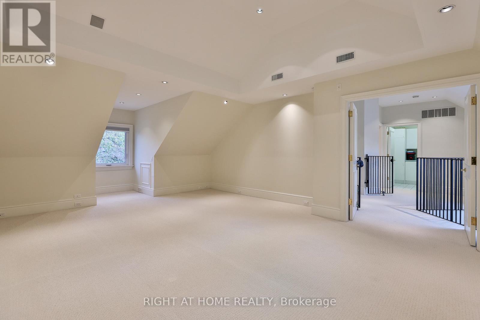 Upper - 119 Chaplin Crescent, Toronto, Ontario  M5P 1A6 - Photo 24 - C12550198