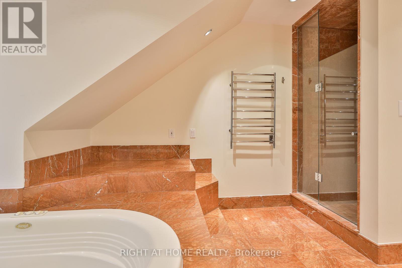 Upper - 119 Chaplin Crescent, Toronto, Ontario  M5P 1A6 - Photo 29 - C12550198