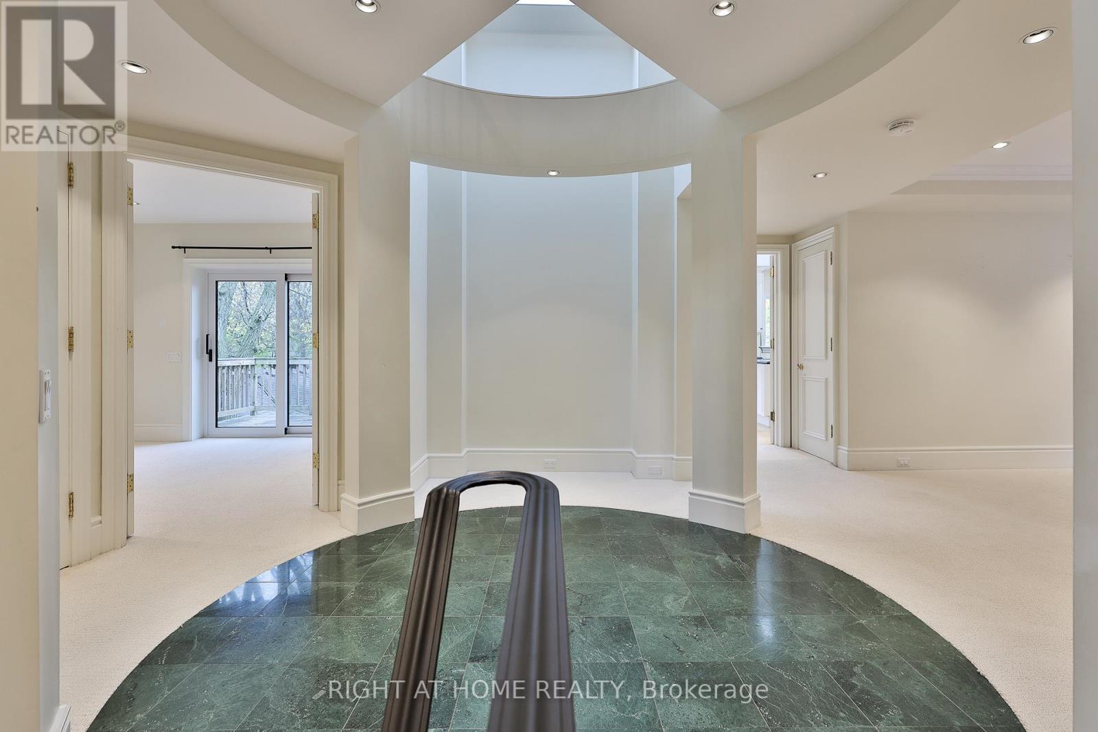 Upper - 119 Chaplin Crescent, Toronto, Ontario  M5P 1A6 - Photo 3 - C12550198