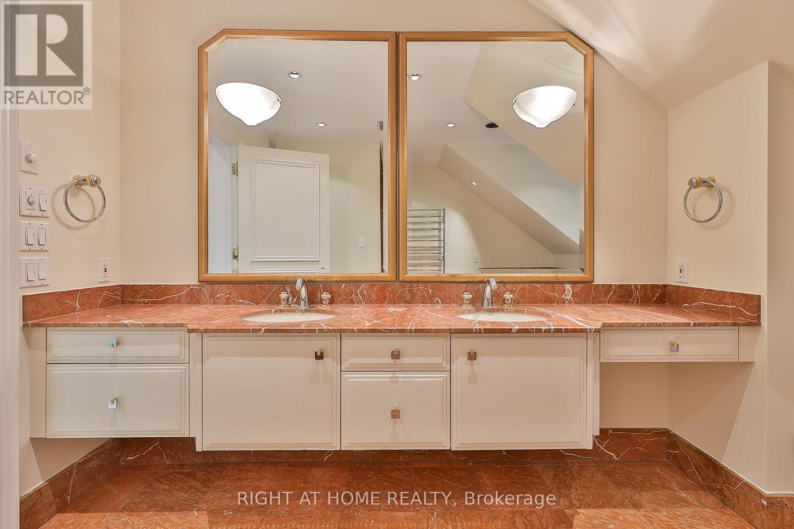 Upper - 119 Chaplin Crescent, Toronto, Ontario  M5P 1A6 - Photo 30 - C12550198