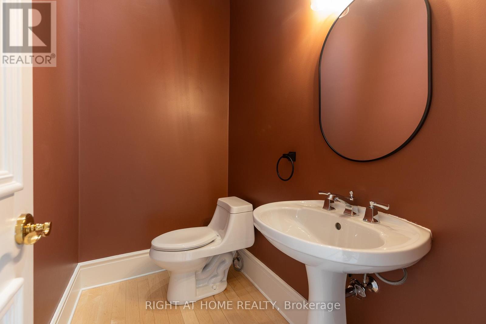 Upper - 119 Chaplin Crescent, Toronto, Ontario  M5P 1A6 - Photo 9 - C12550198