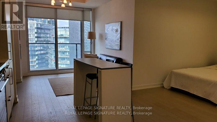 S1015 - 120 Bayview Avenue N, Toronto, Ontario  M5A 3R7 - Photo 4 - C12550204