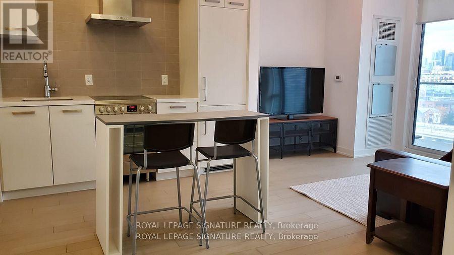 S1015 - 120 Bayview Avenue N, Toronto, Ontario  M5A 3R7 - Photo 8 - C12550204