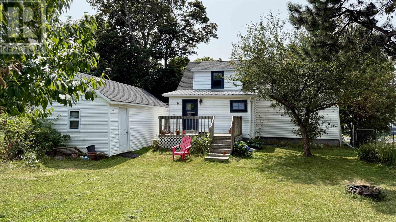 407 Willow Avenue, Summerside, Prince Edward Island C1N 2B4 - Photo 8 - 202528077