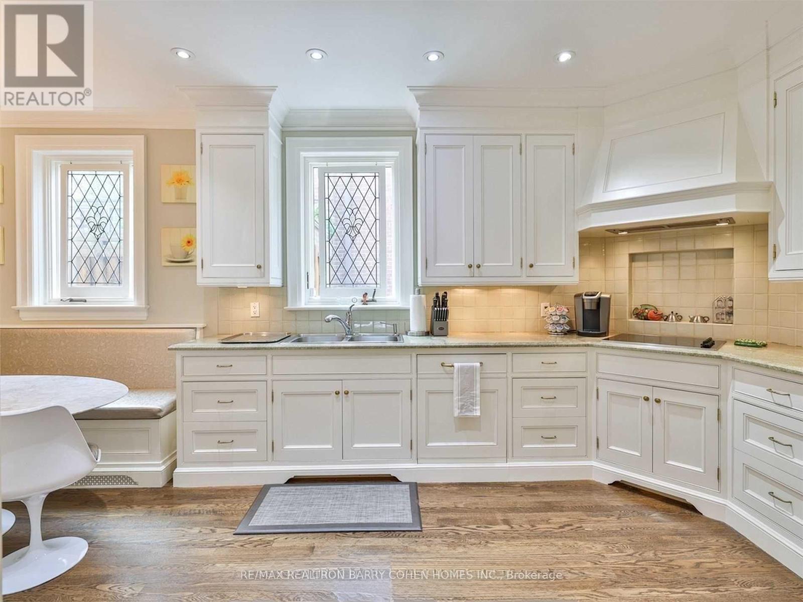 216 Dunvegan Road, Toronto, Ontario  M5P 2P2 - Photo 14 - C12522404