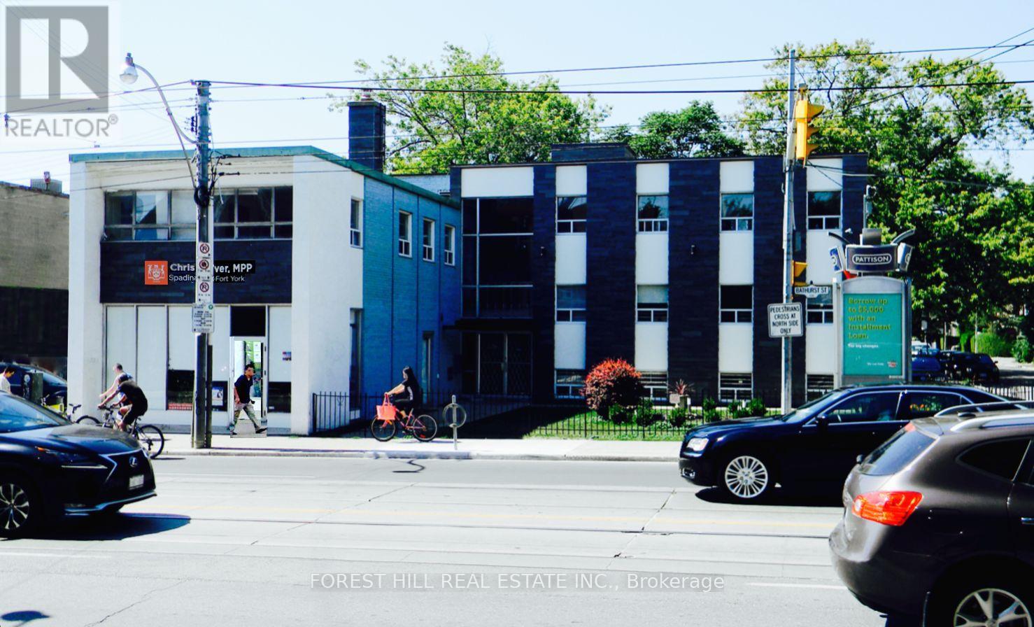 250 - 226 BATHURST STREET, Toronto, Ontario