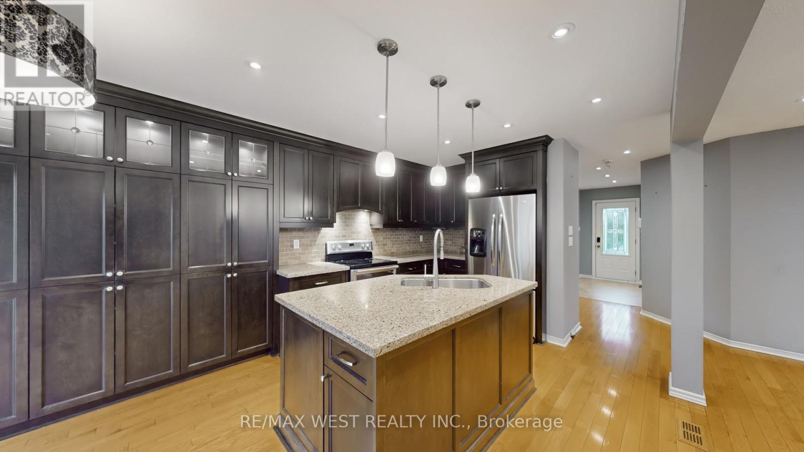 7147 Harding Crescent, Mississauga, Ontario  L5N 5P5 - Photo 7 - W12465028