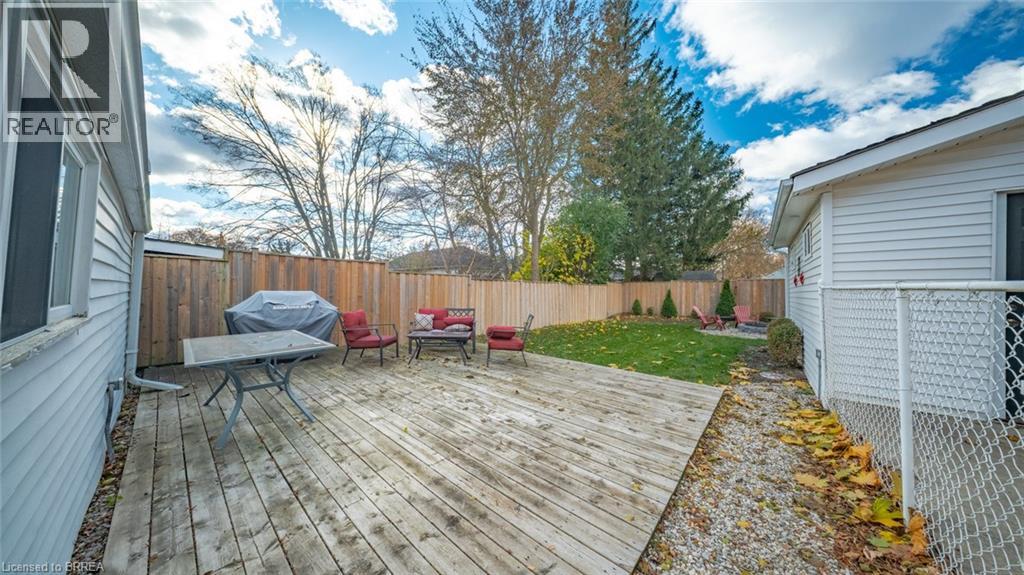 73 Superior Street, Brantford, Ontario  N3S 2K5 - Photo 3 - 40784942