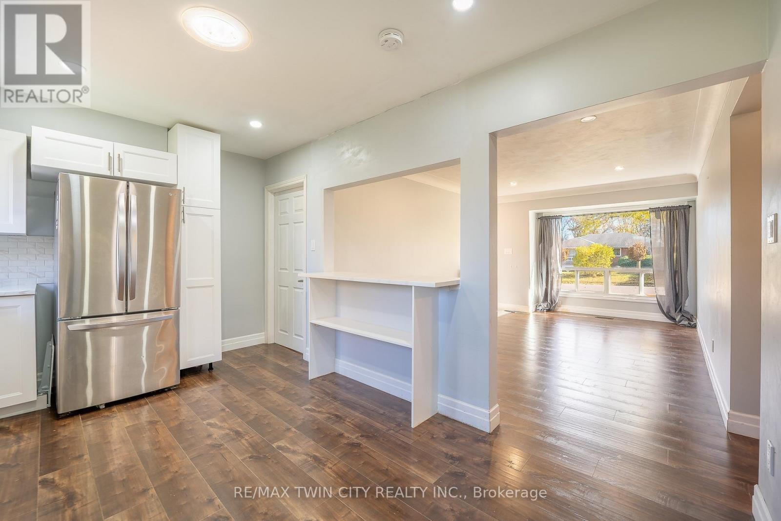 100 Lauris Avenue, Cambridge, Ontario N1R 5L4 - Photo 13 - X12449849