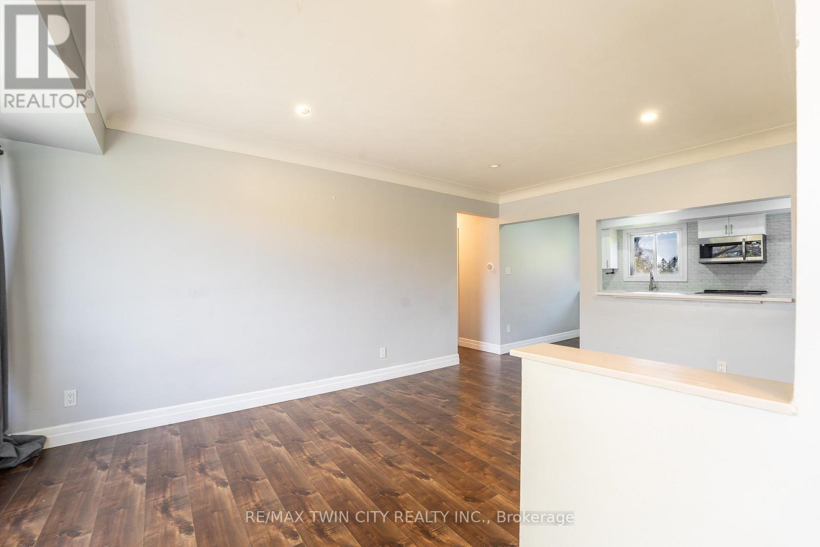 100 Lauris Avenue, Cambridge, Ontario N1R 5L4 - Photo 4 - X12449849