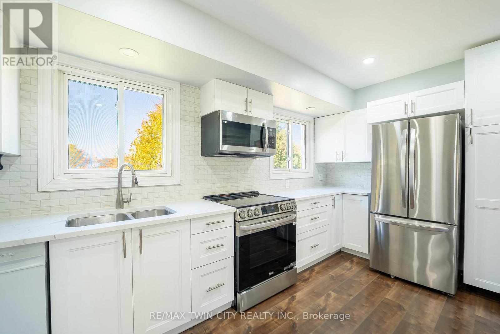 100 Lauris Avenue, Cambridge, Ontario N1R 5L4 - Photo 12 - X12449849