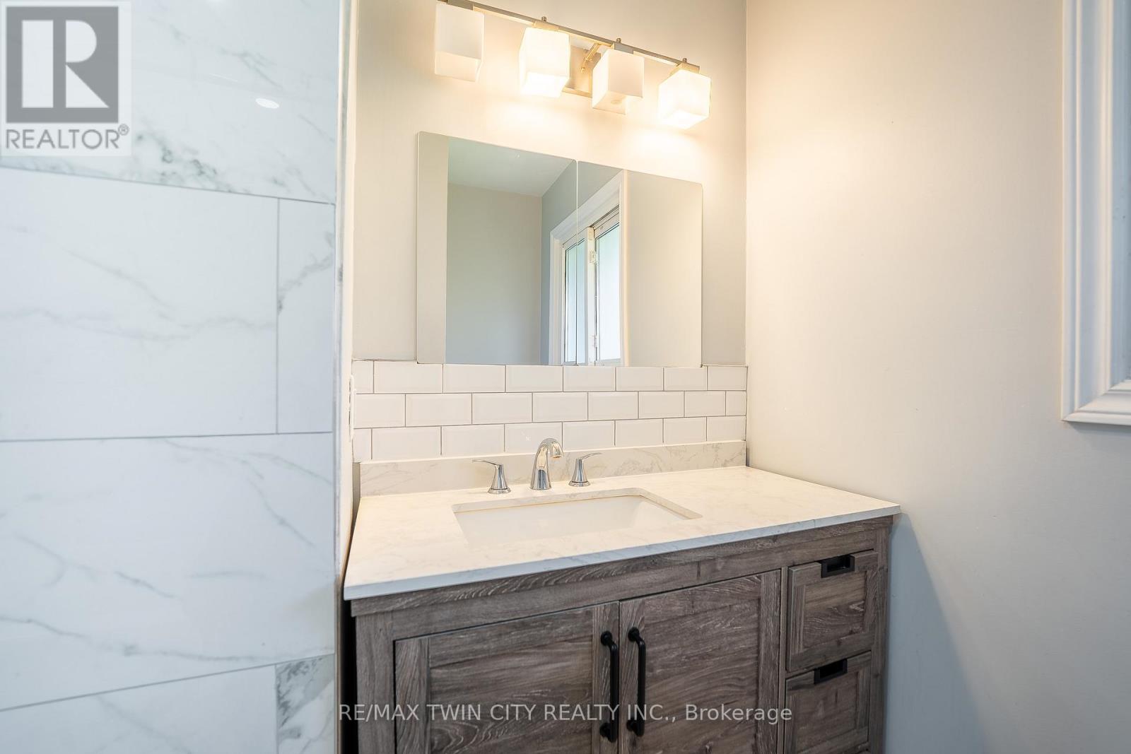 100 Lauris Avenue, Cambridge, Ontario N1R 5L4 - Photo 16 - X12449849