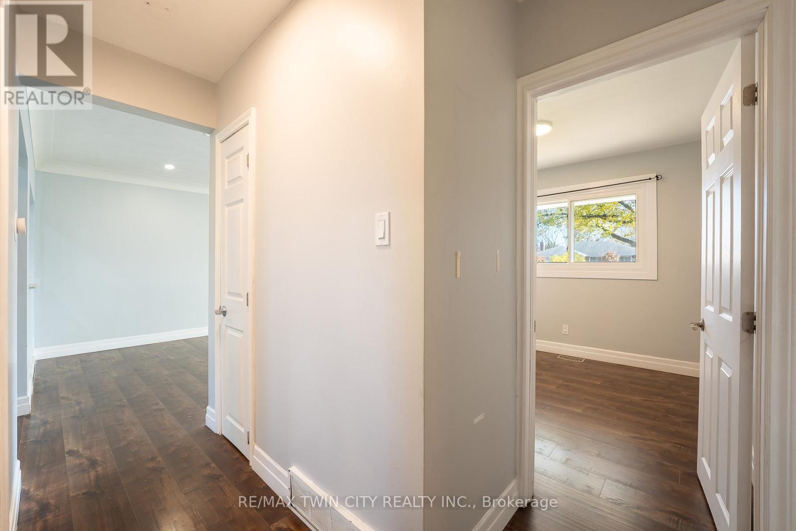 100 Lauris Avenue, Cambridge, Ontario N1R 5L4 - Photo 14 - X12449849