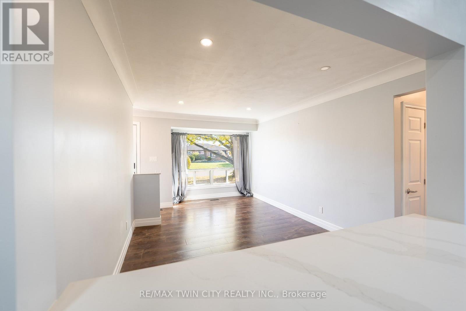 100 Lauris Avenue, Cambridge, Ontario N1R 5L4 - Photo 22 - X12449849