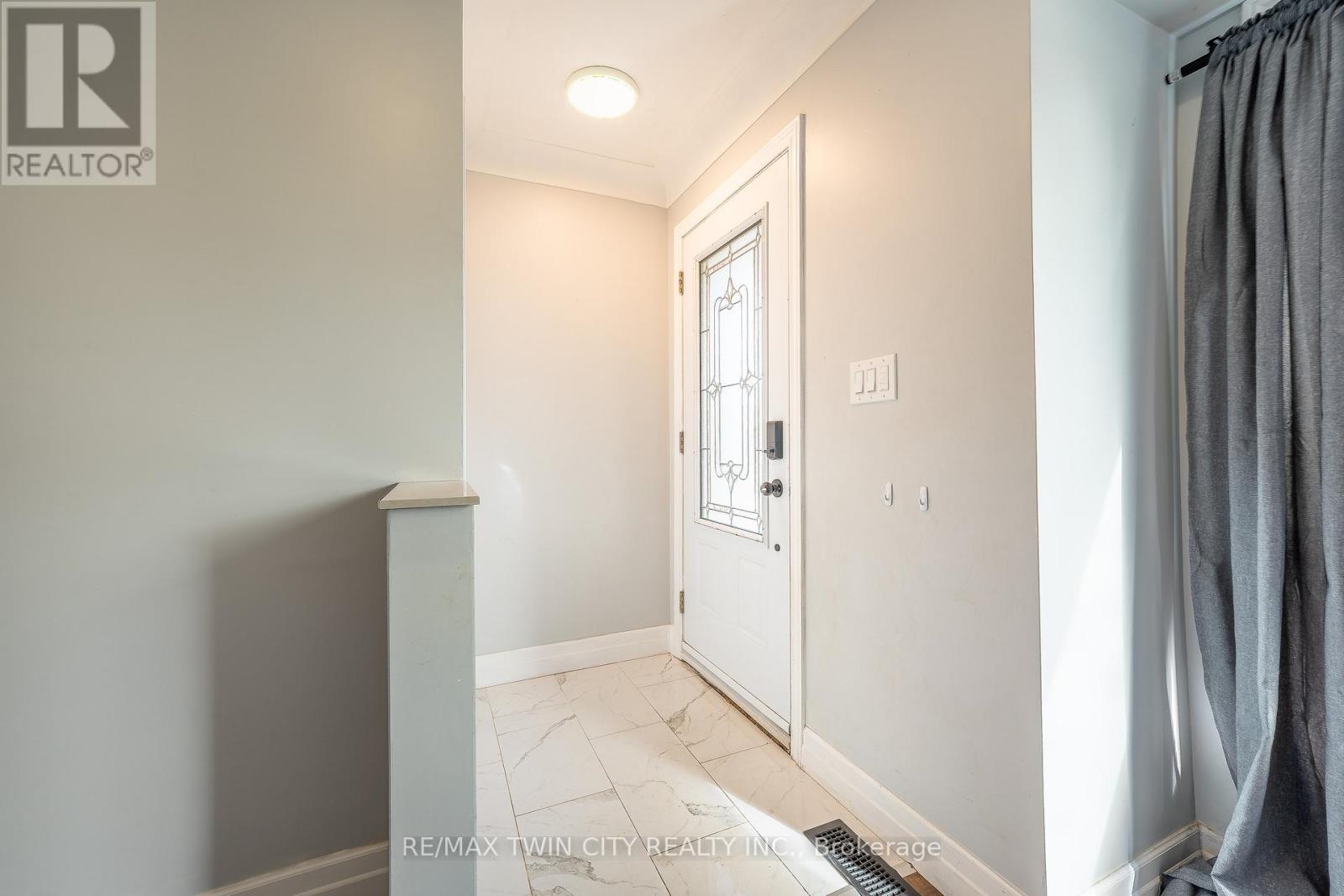 100 Lauris Avenue, Cambridge, Ontario N1R 5L4 - Photo 5 - X12449849