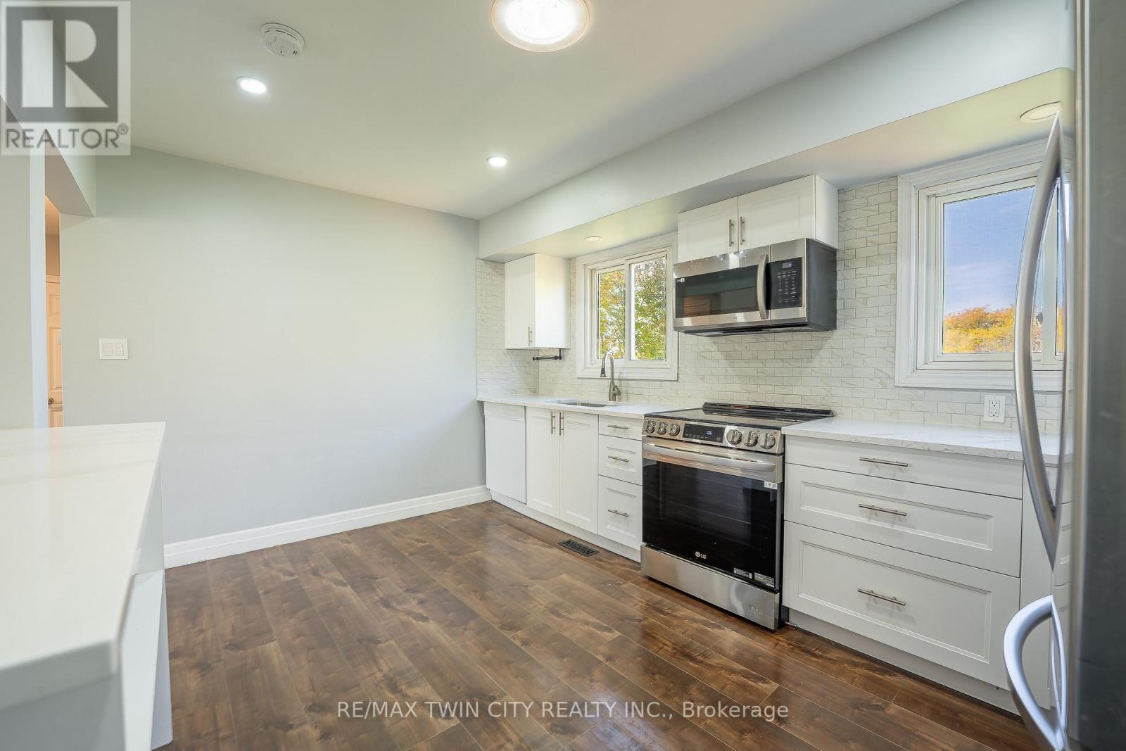 100 Lauris Avenue, Cambridge, Ontario N1R 5L4 - Photo 8 - X12449849