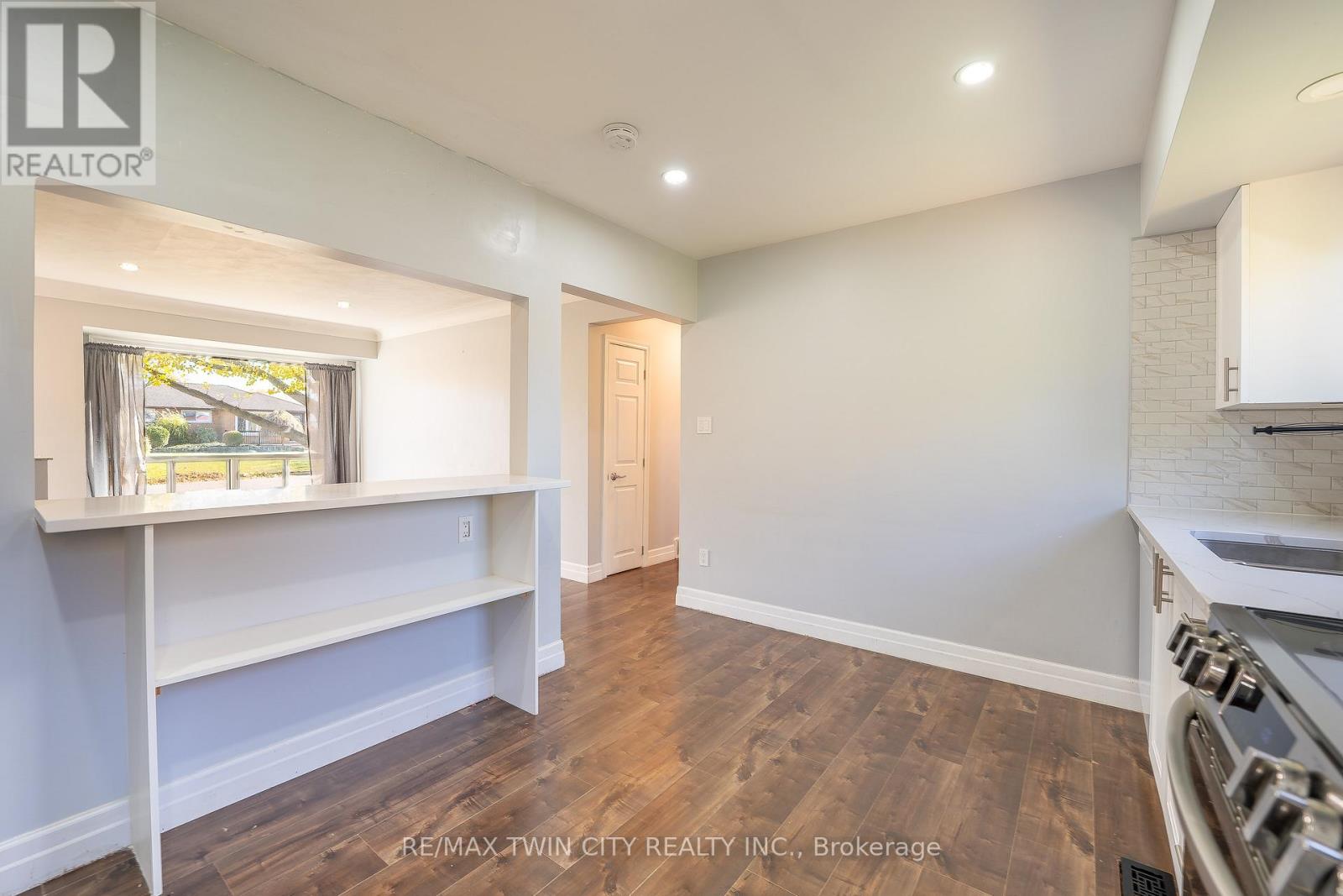 100 Lauris Avenue, Cambridge, Ontario N1R 5L4 - Photo 9 - X12449849