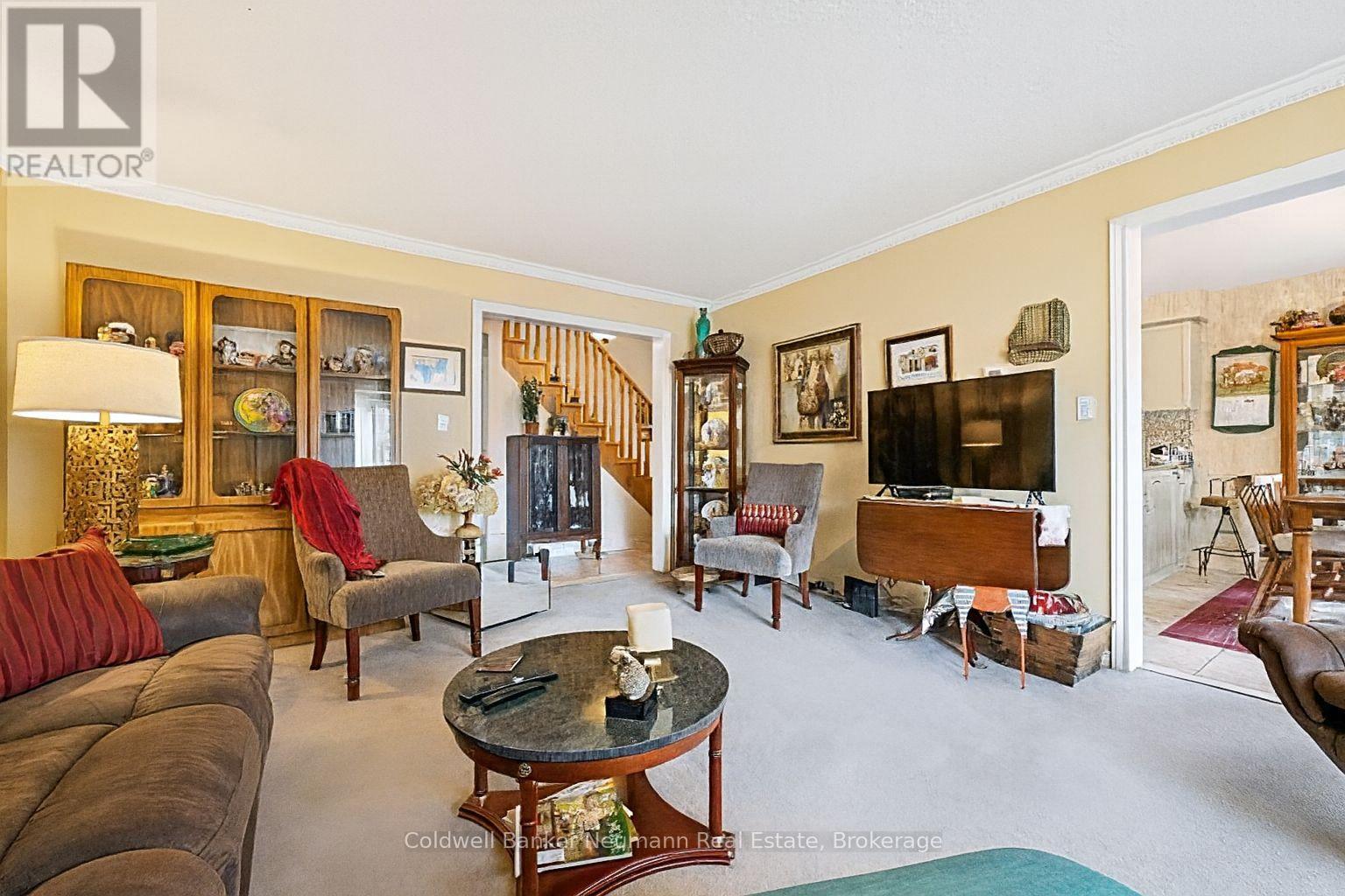 13 Pressed Brick Drive, Brampton, Ontario L6V 4K8 - Photo 12 - W12550314