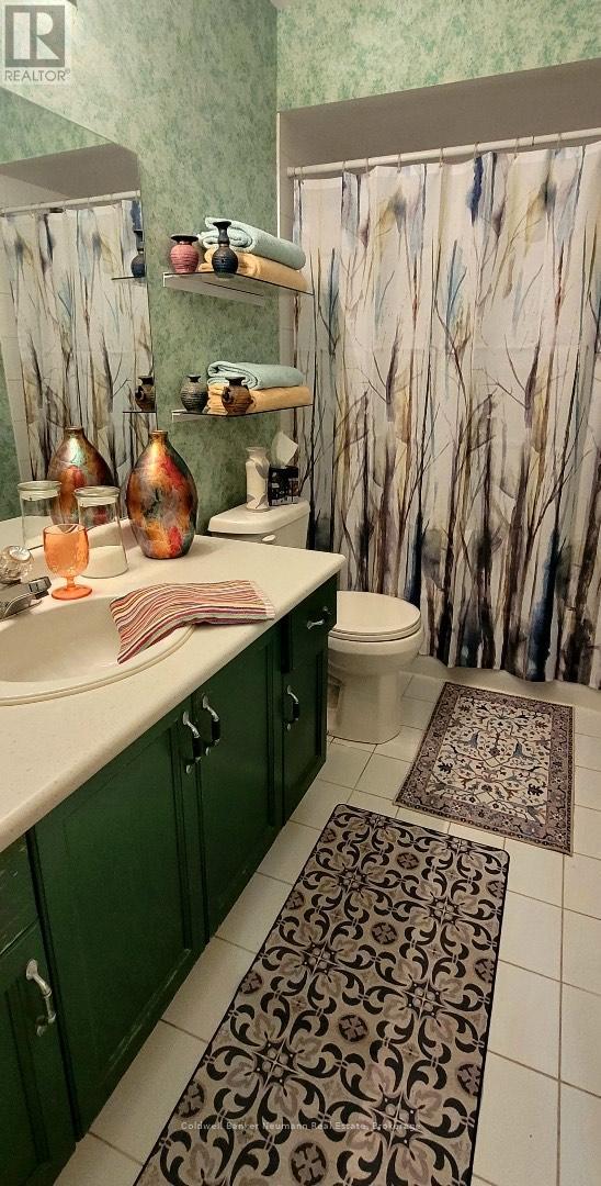 13 Pressed Brick Drive, Brampton, Ontario L6V 4K8 - Photo 18 - W12550314