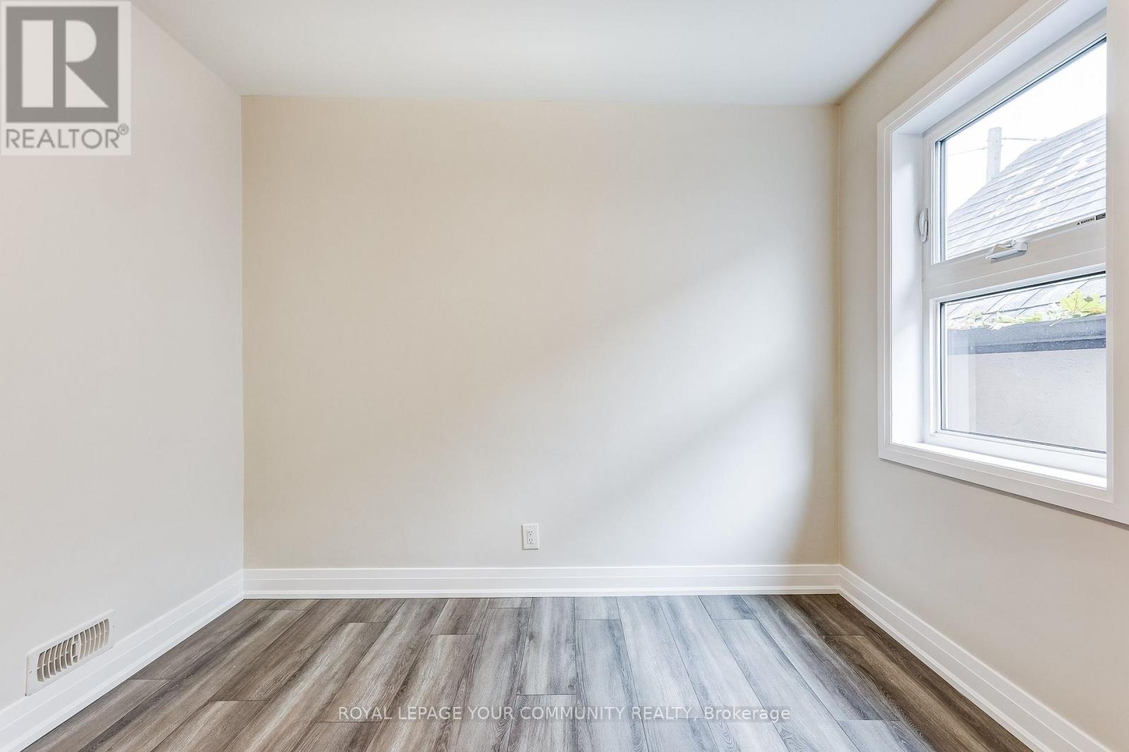 108 Ennerdale Road, Toronto, Ontario  M6E 4C6 - Photo 11 - W12550148