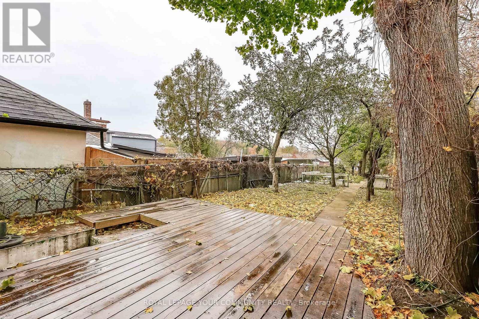 108 Ennerdale Road, Toronto, Ontario  M6E 4C6 - Photo 31 - W12550148