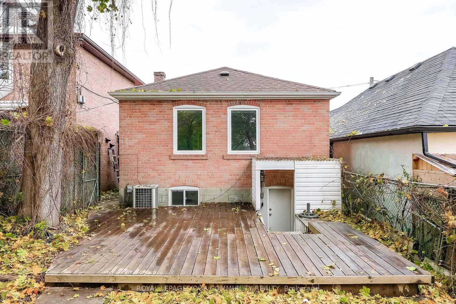 108 Ennerdale Road, Toronto, Ontario  M6E 4C6 - Photo 33 - W12550148