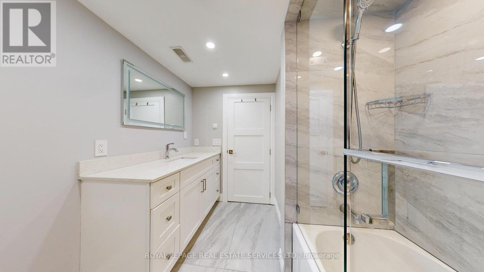 12 Warlingham Court, Toronto, Ontario  M9C 3K3 - Photo 33 - W12550160