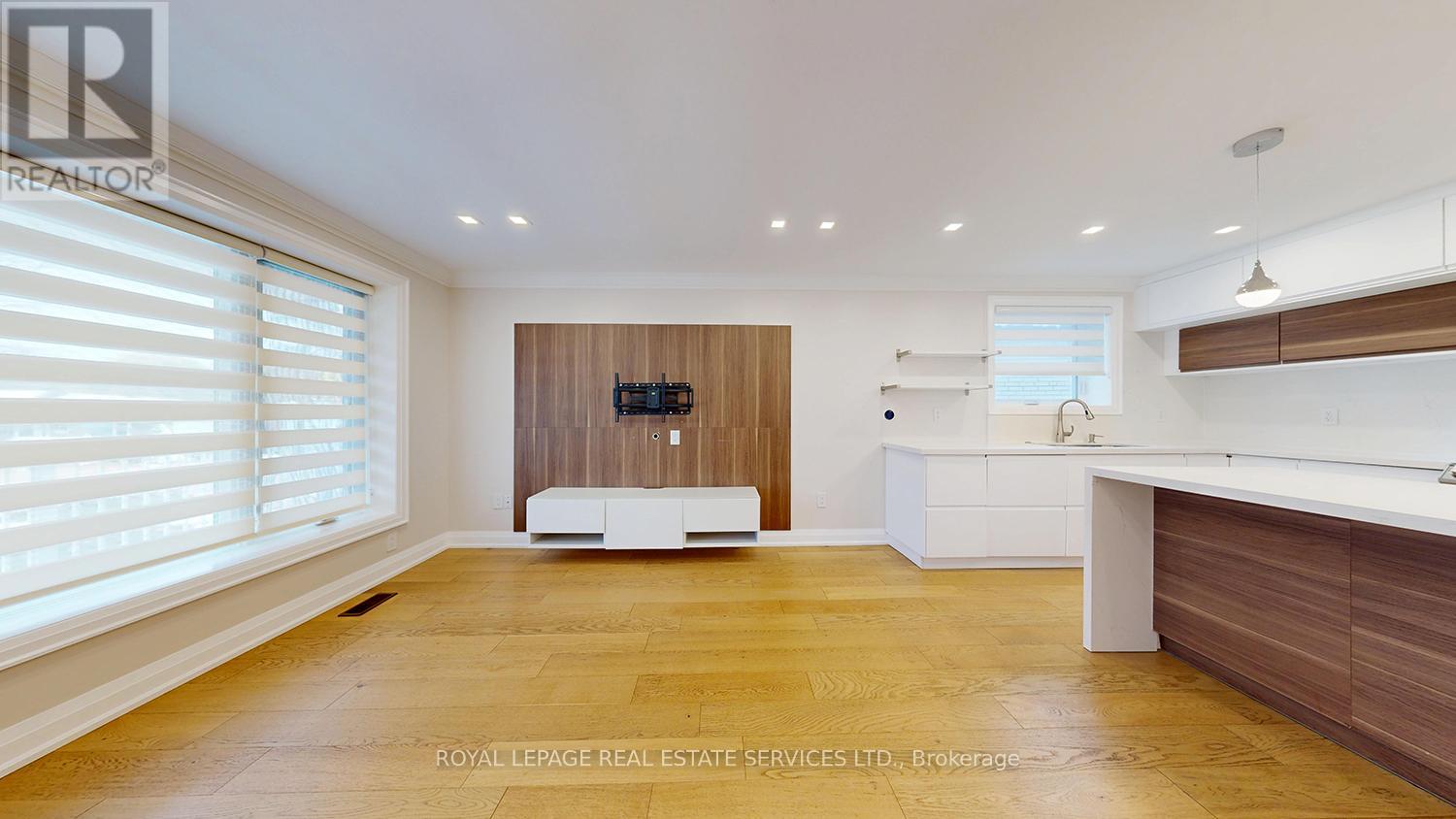 12 Warlingham Court, Toronto, Ontario  M9C 3K3 - Photo 5 - W12550160