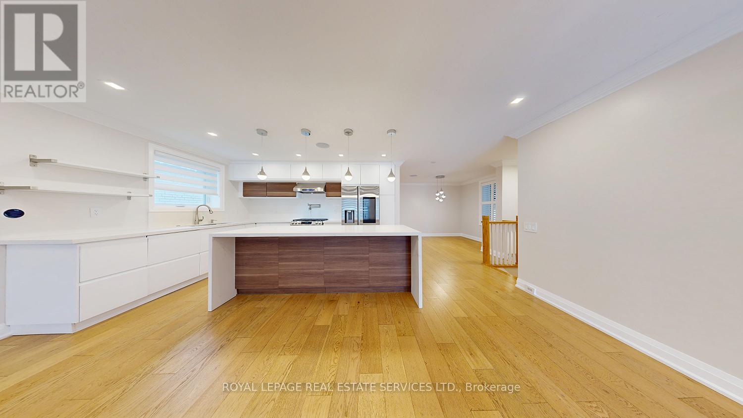 12 Warlingham Court, Toronto, Ontario  M9C 3K3 - Photo 7 - W12550160