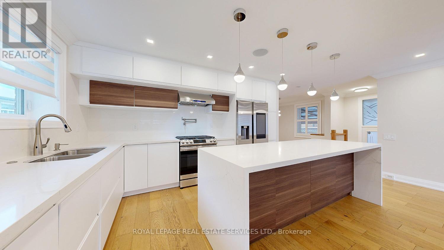 12 Warlingham Court, Toronto, Ontario  M9C 3K3 - Photo 9 - W12550160