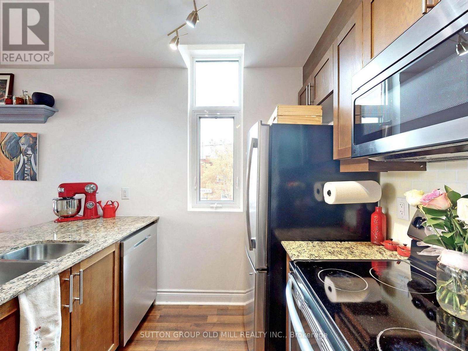 7 - 473 B Rogers Road, Toronto, Ontario  M6M 0B3 - Photo 14 - W12550178